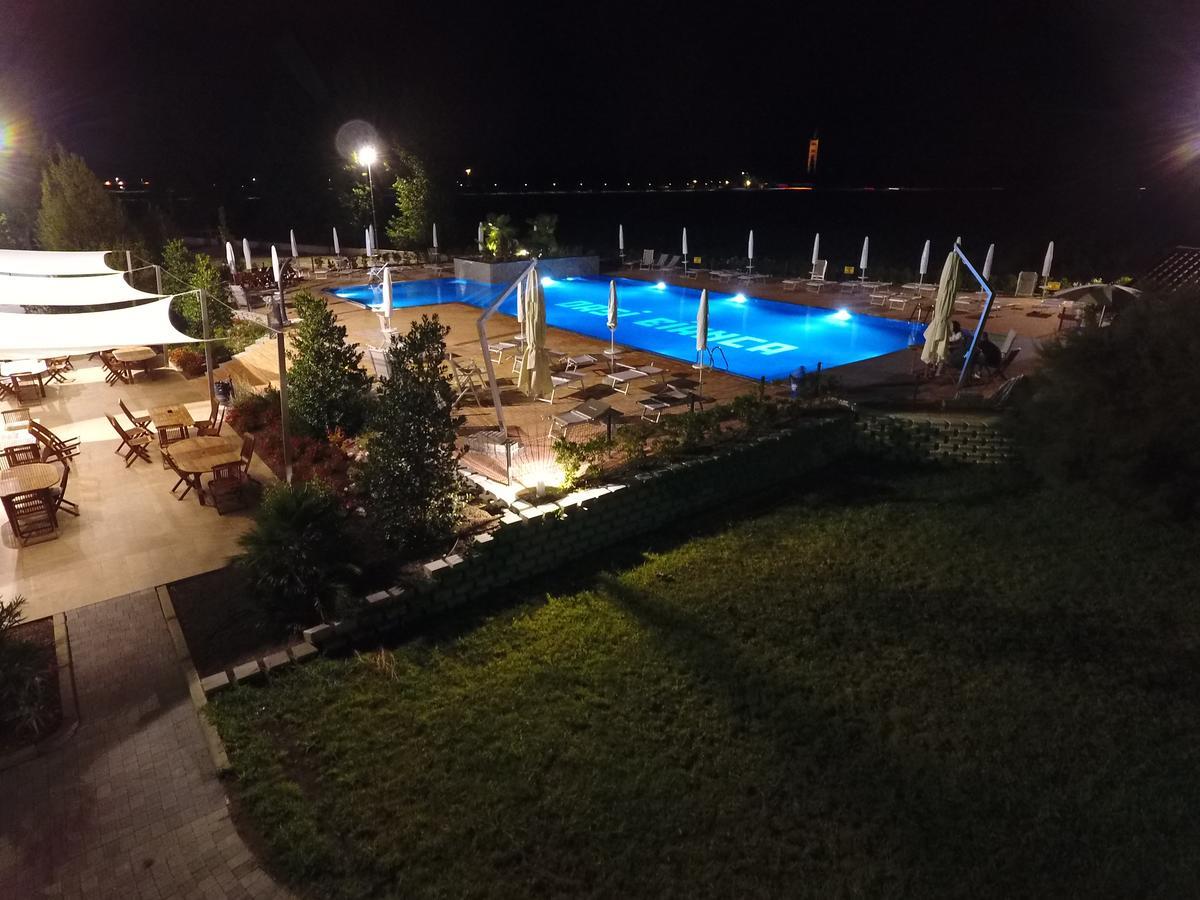 Oasi Bianca Hotel Pomposa Exterior foto